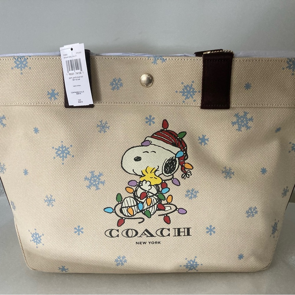 COACH SNOOPY CHRISTMAS TOTE